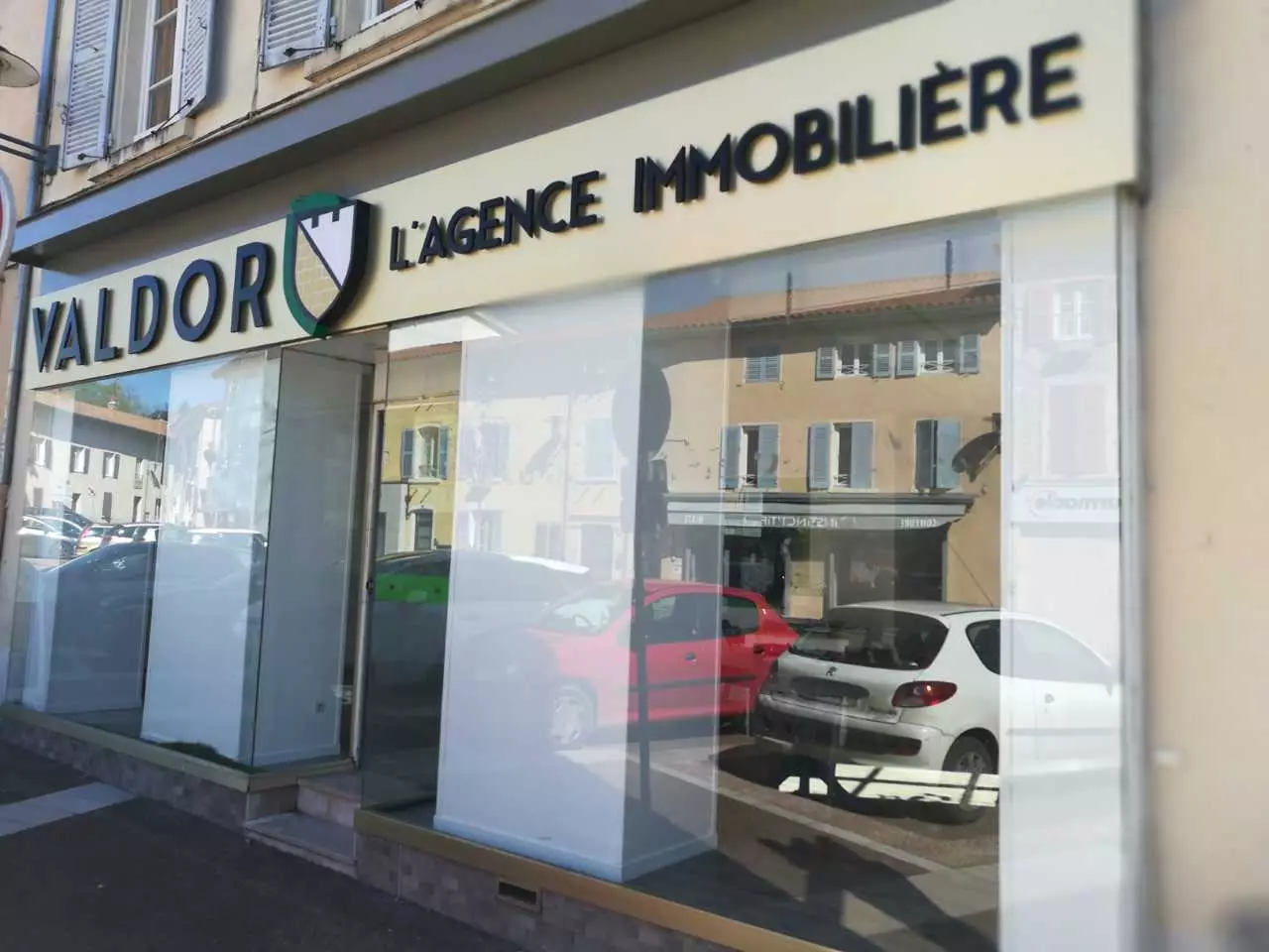 Vitrine agence Valdor Montmerle-sur-Saône